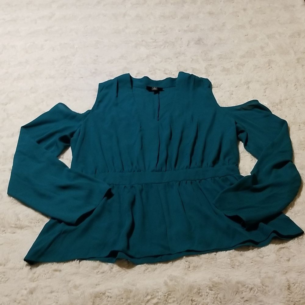 Bold Elements Womens Top Size Large Green Cold Shoulder  NWT